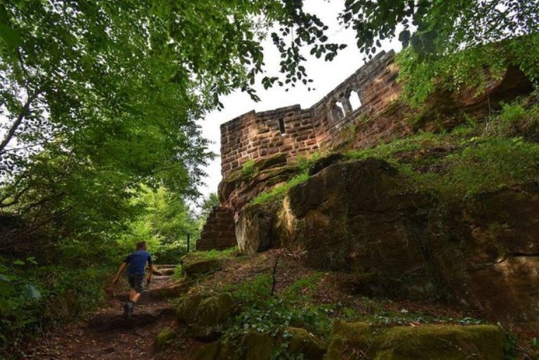 Burg Lützelhardt, Germany